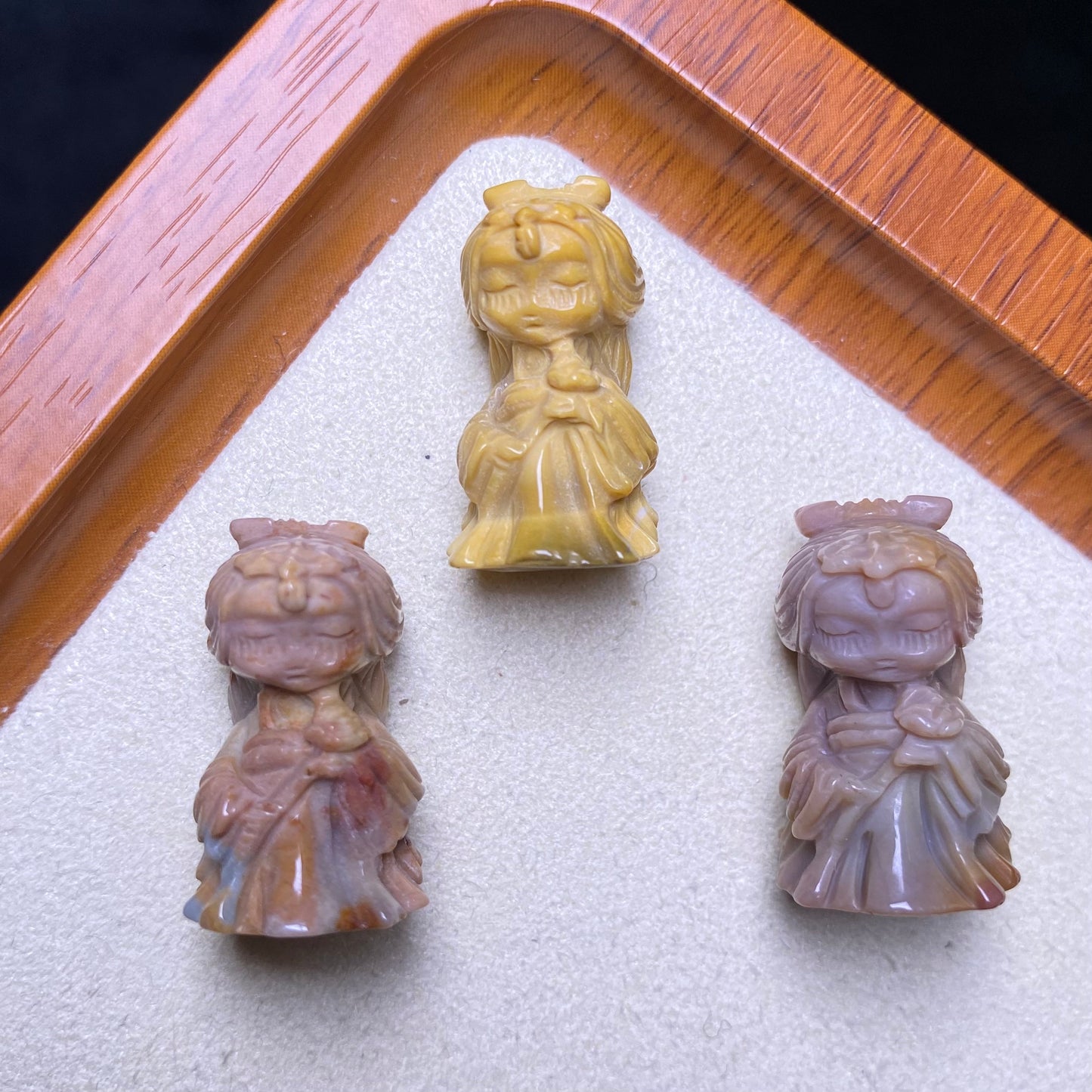 Natural Alashan Agate Carved charms Xishi