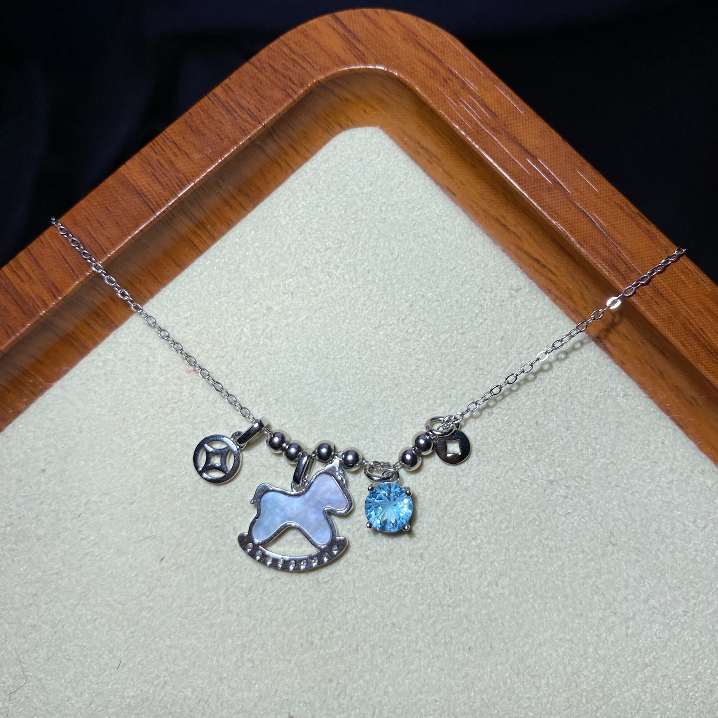 Little pony necklace