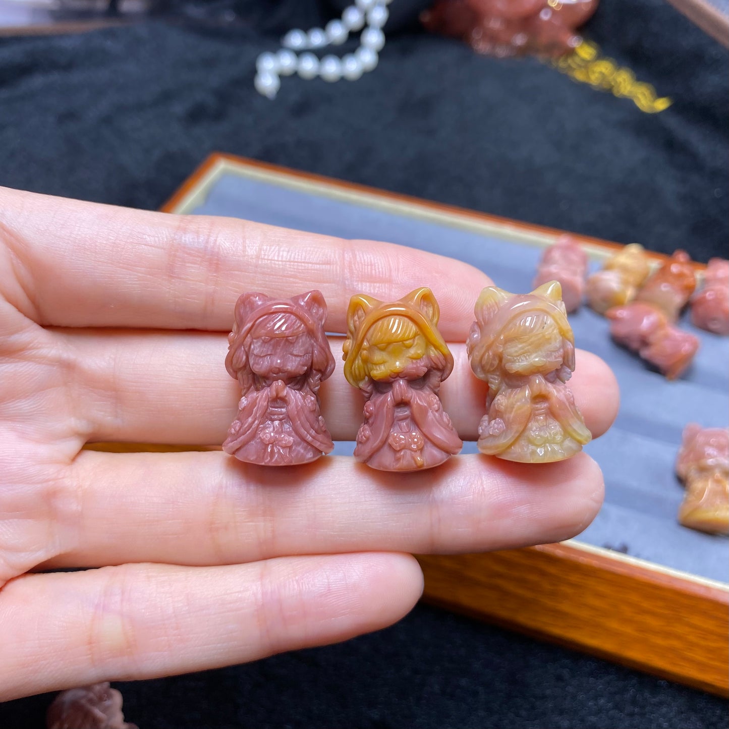 Natural Alashan Agate pink mango Relieve the beast carved charms