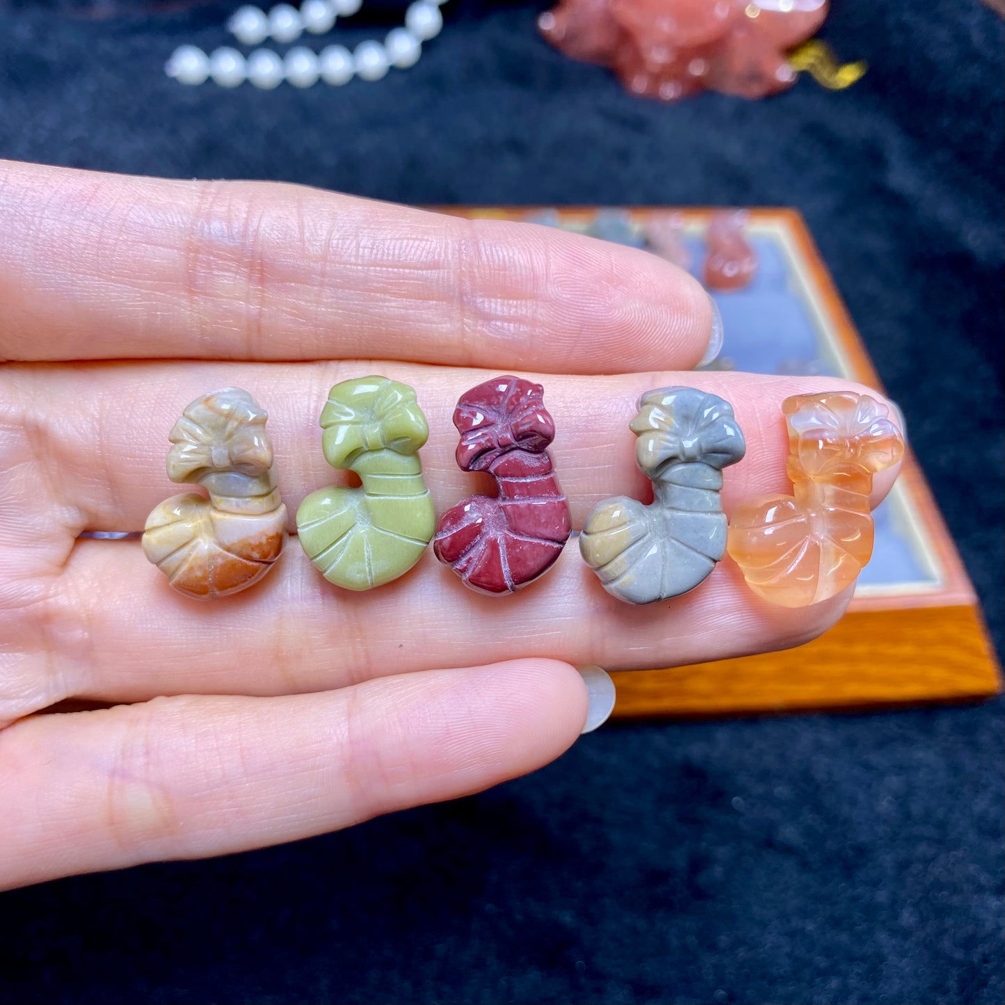 Natural Alashan agate crutch carved charms