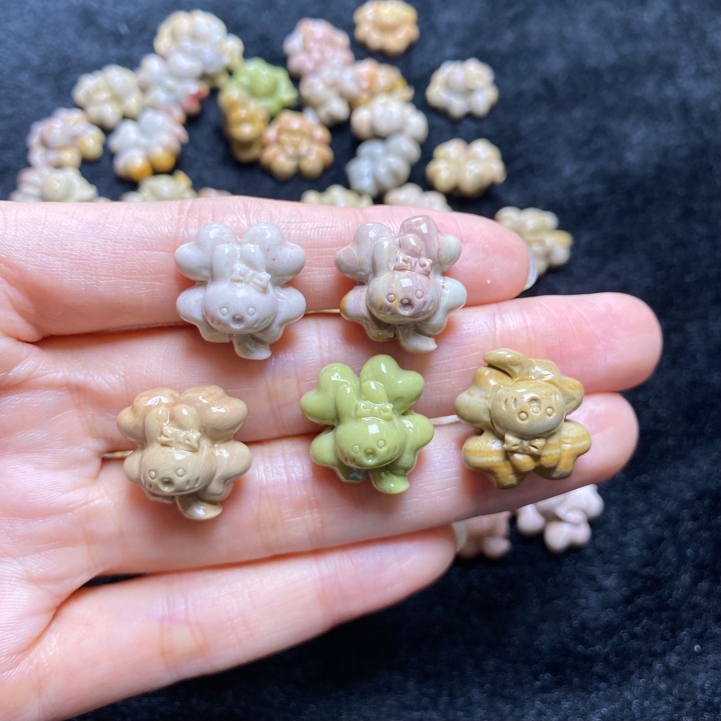 Natural Alashan Agate Carved charms Clover