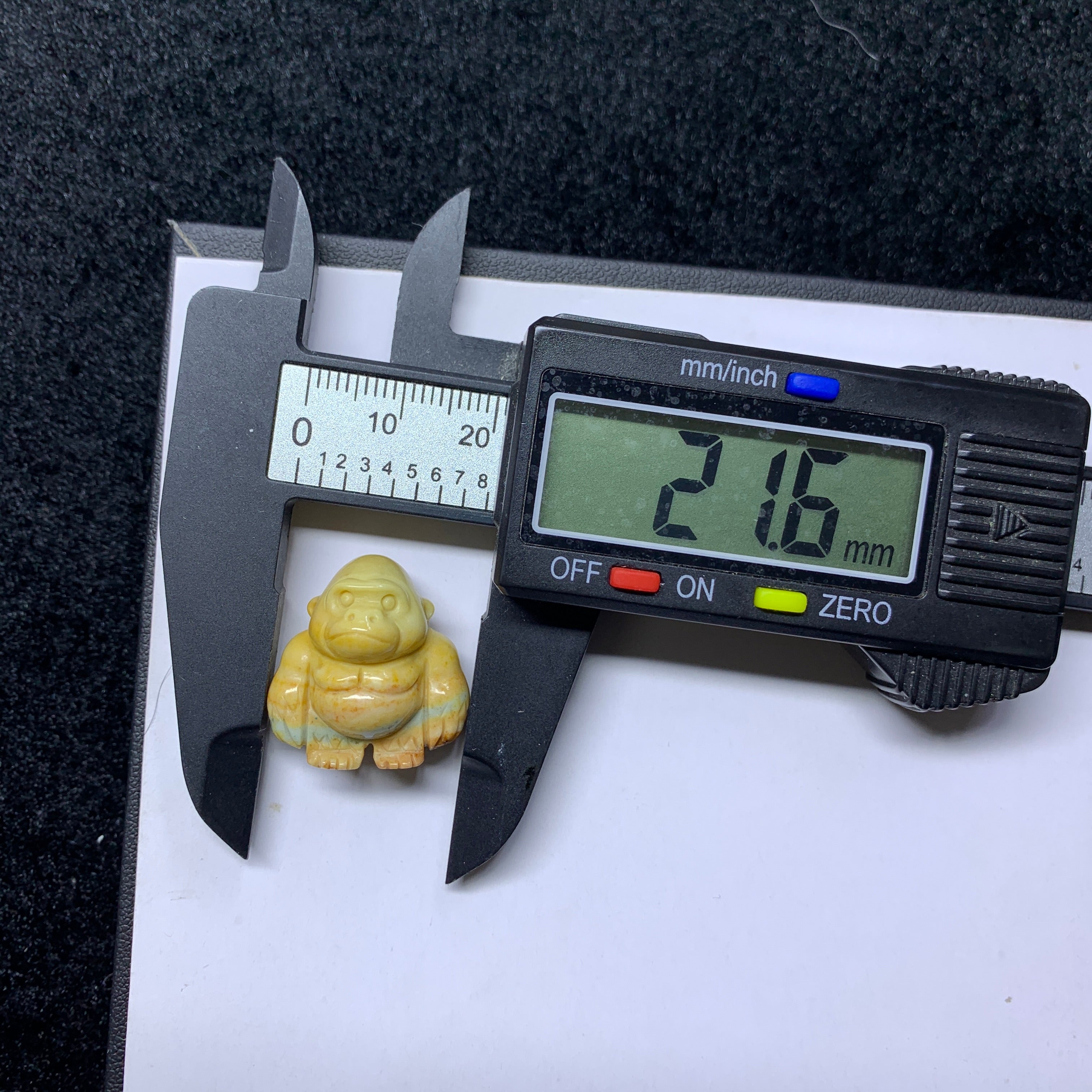 【als-xx0315】Alashan Agate Gorilla