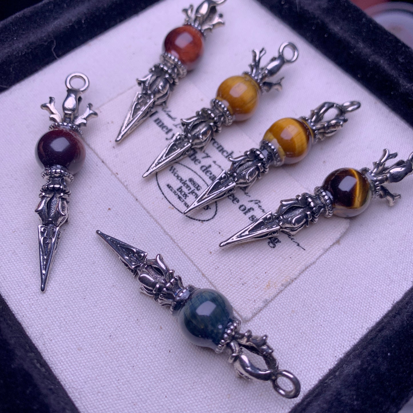 【Tiger's Eye】stag's head cone box