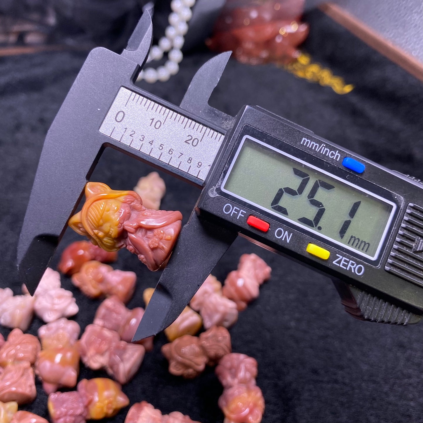 Natural Alashan Agate pink mango Relieve the beast carved charms