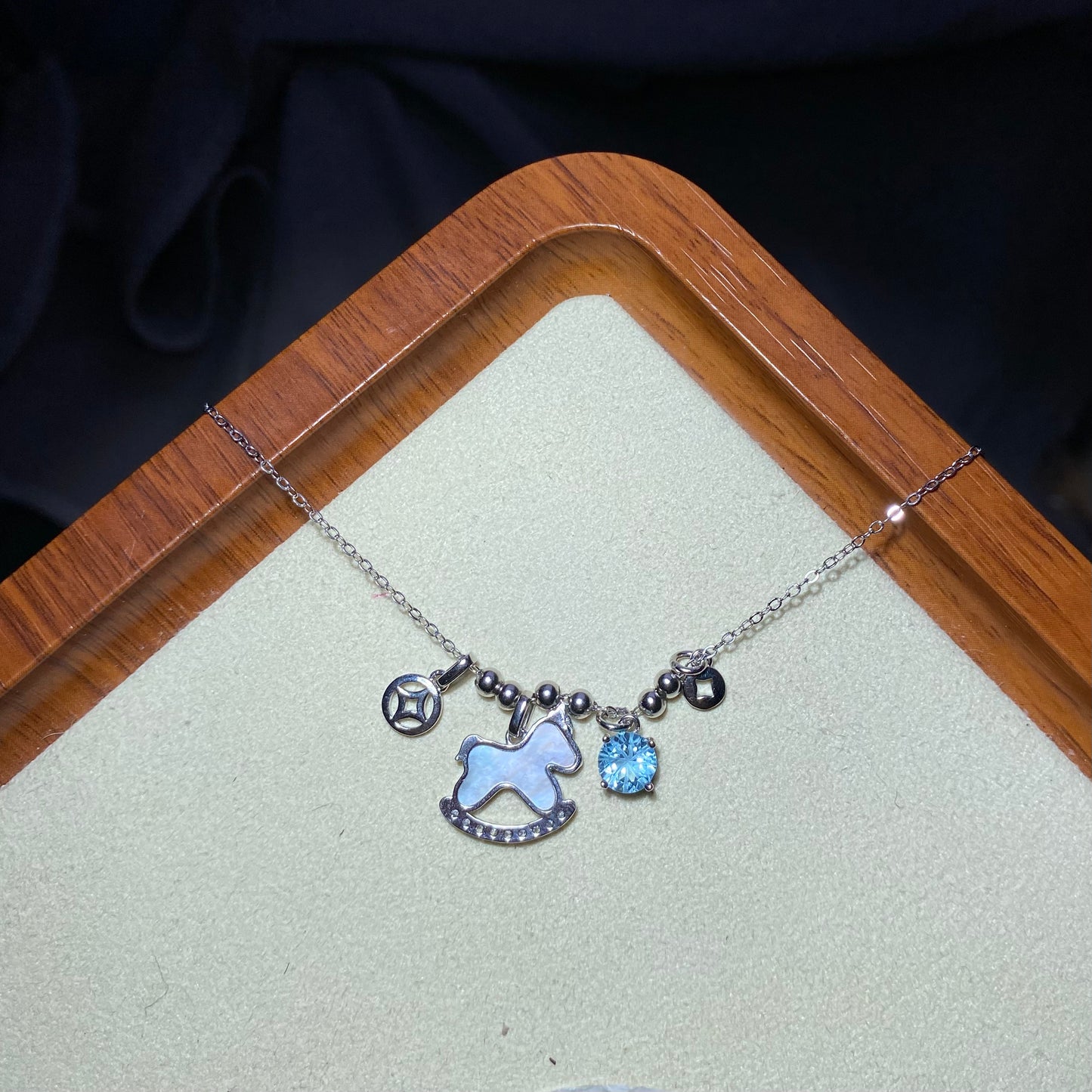 Little pony necklace