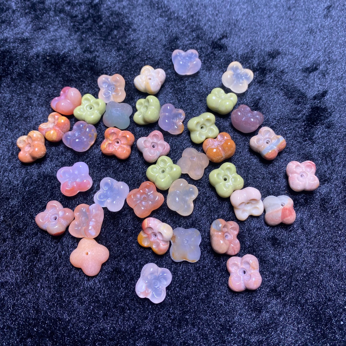 Natural Agate Laurel Flower Carved charms