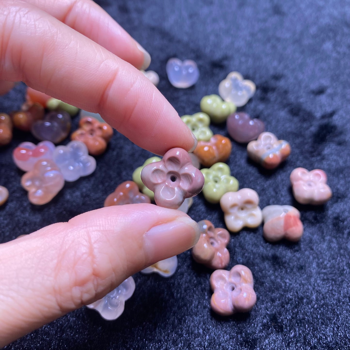 Natural Agate Laurel Flower Carved charms