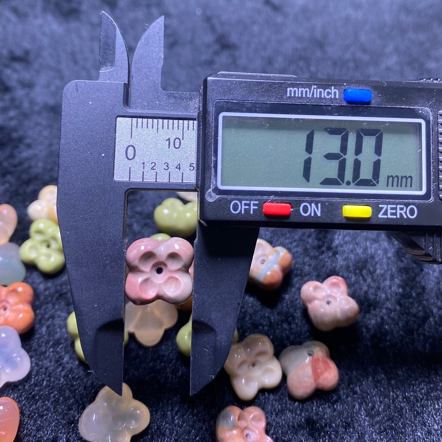 Natural Agate Laurel Flower Carved charms