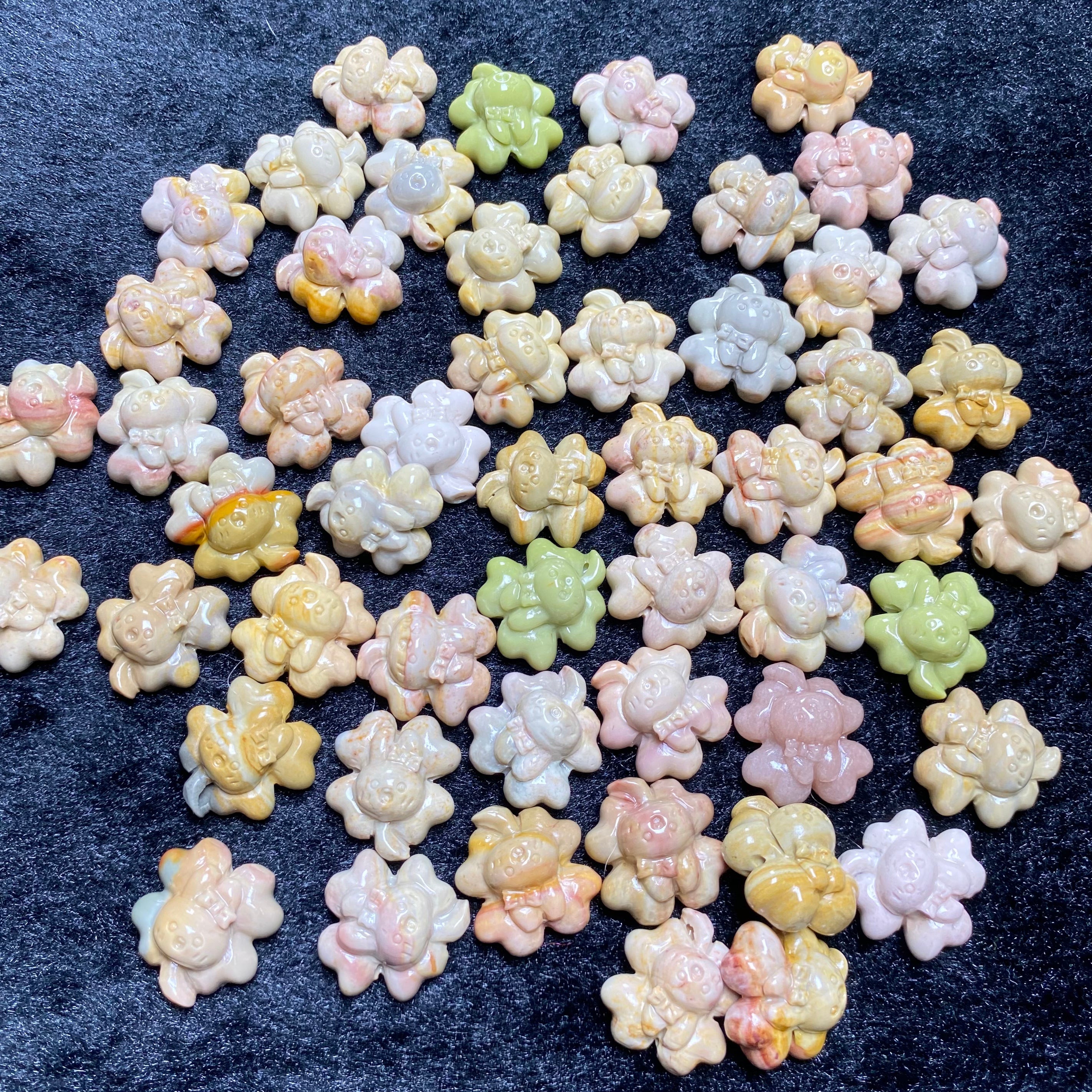 Natural Alashan Agate Carved charms Clover