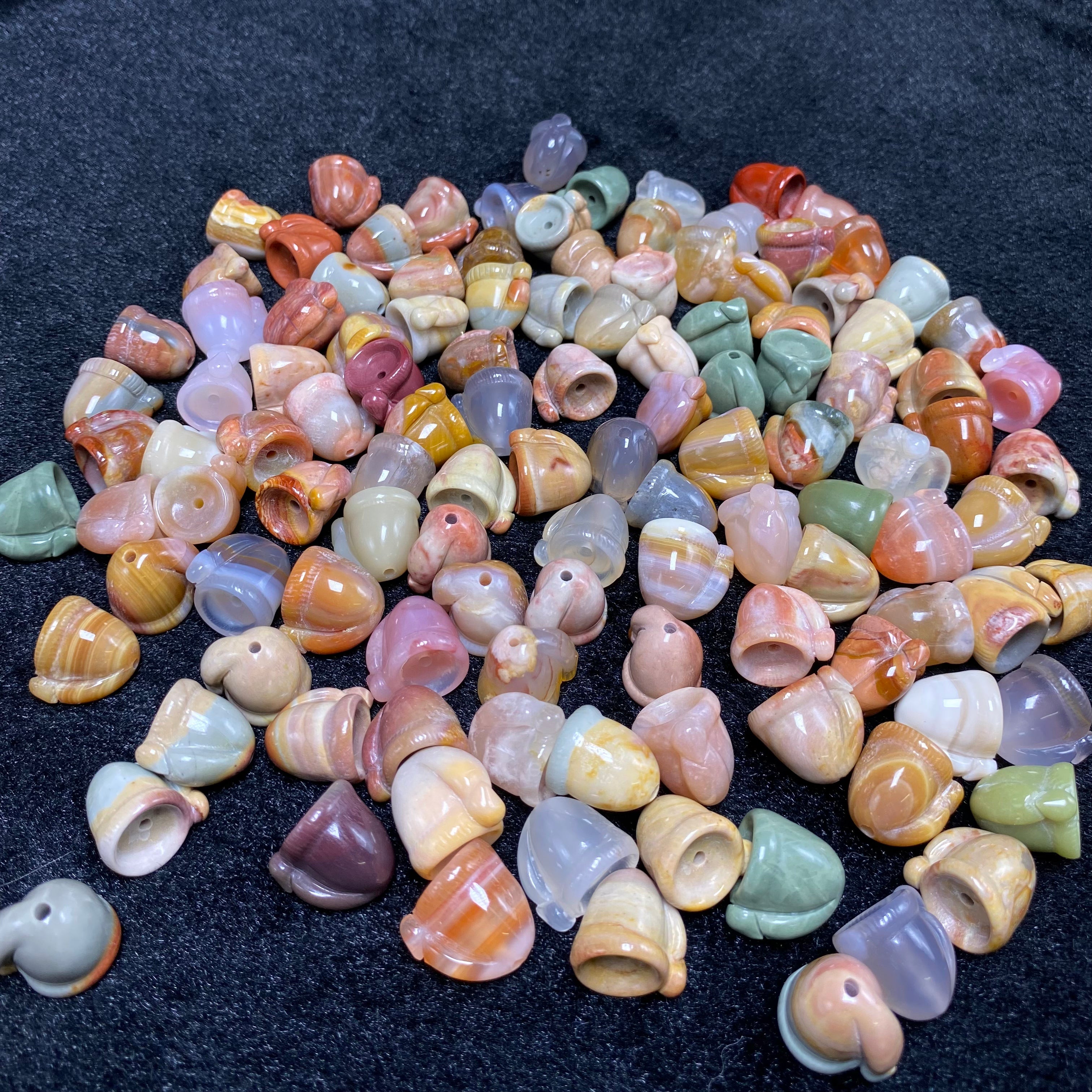 Natural Alashan Agate Christmas Hat Carved charms