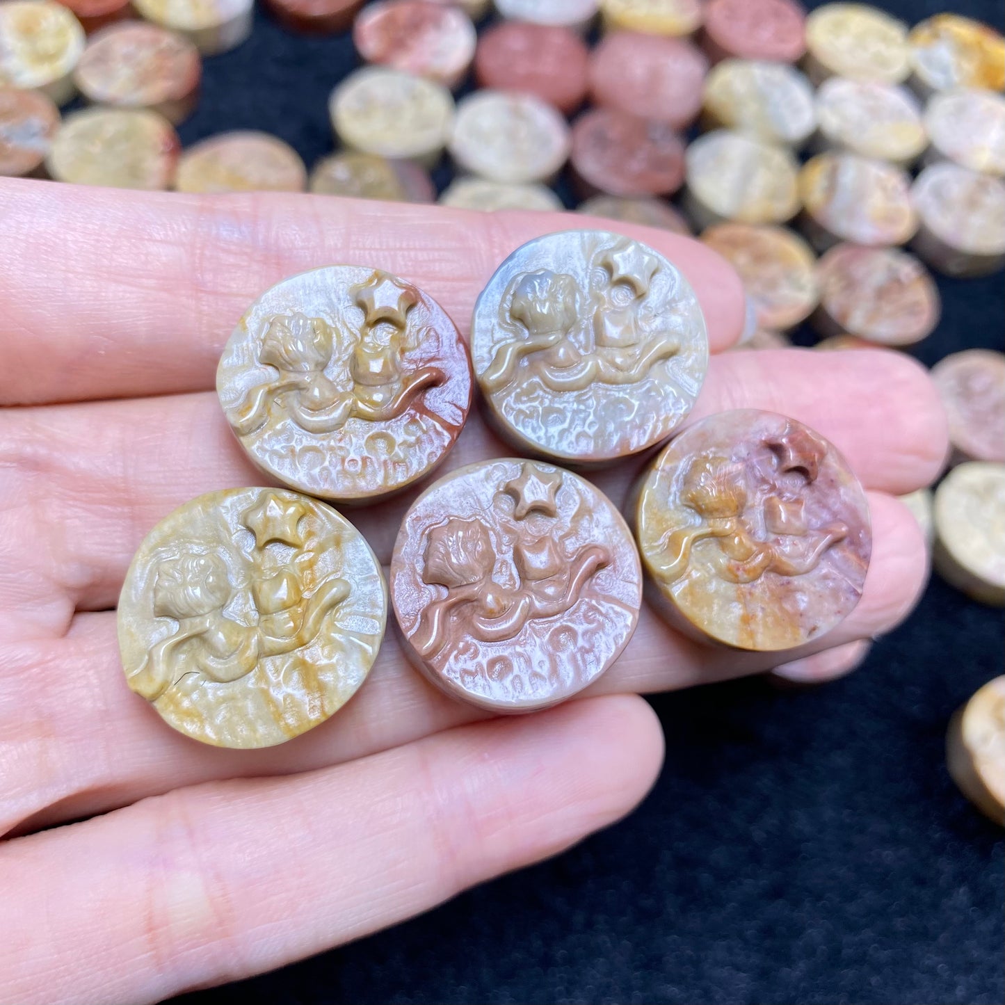 Natural Alashan Agate prince  pets carved charms