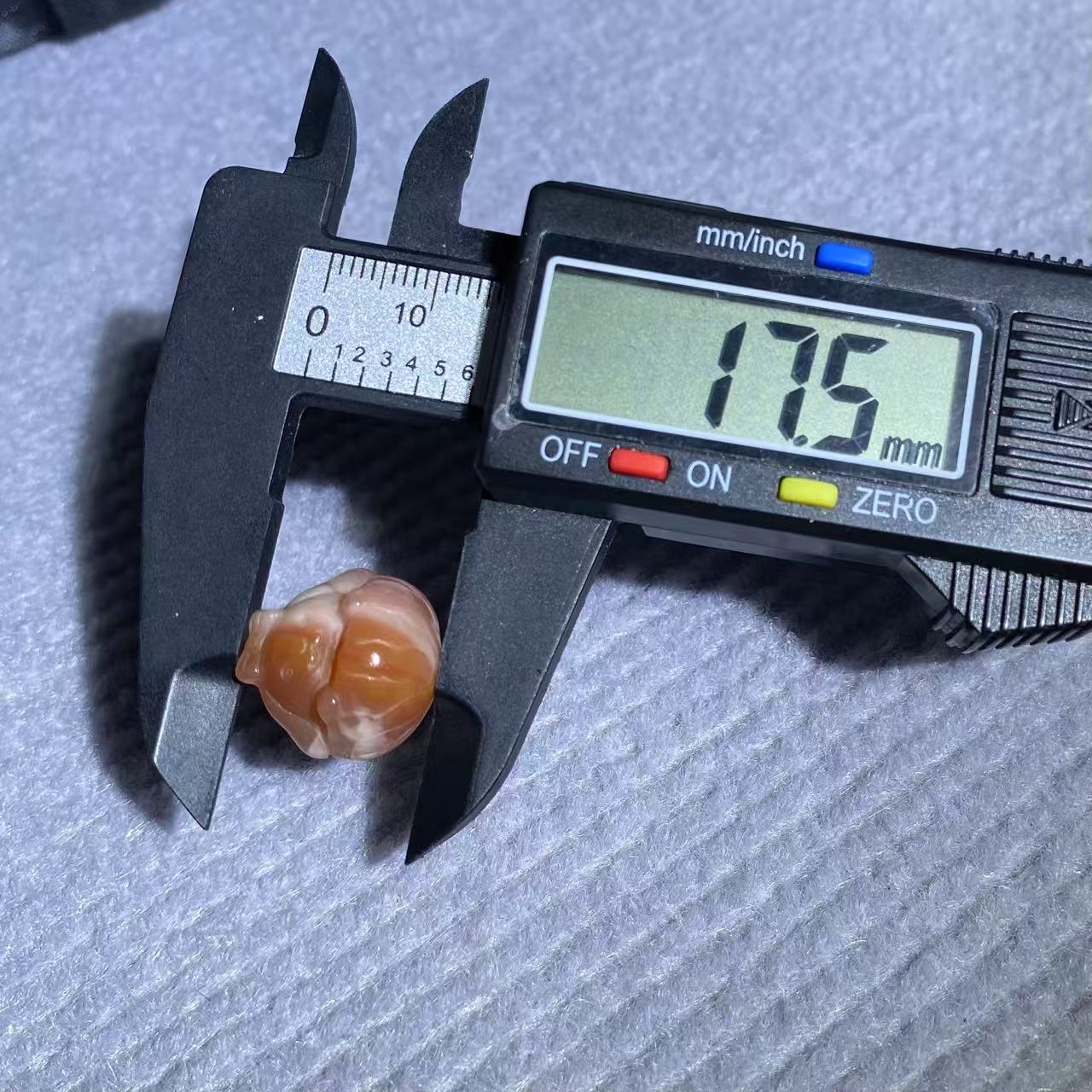 Natural Alashan agate helloKitty watermelon carved charms