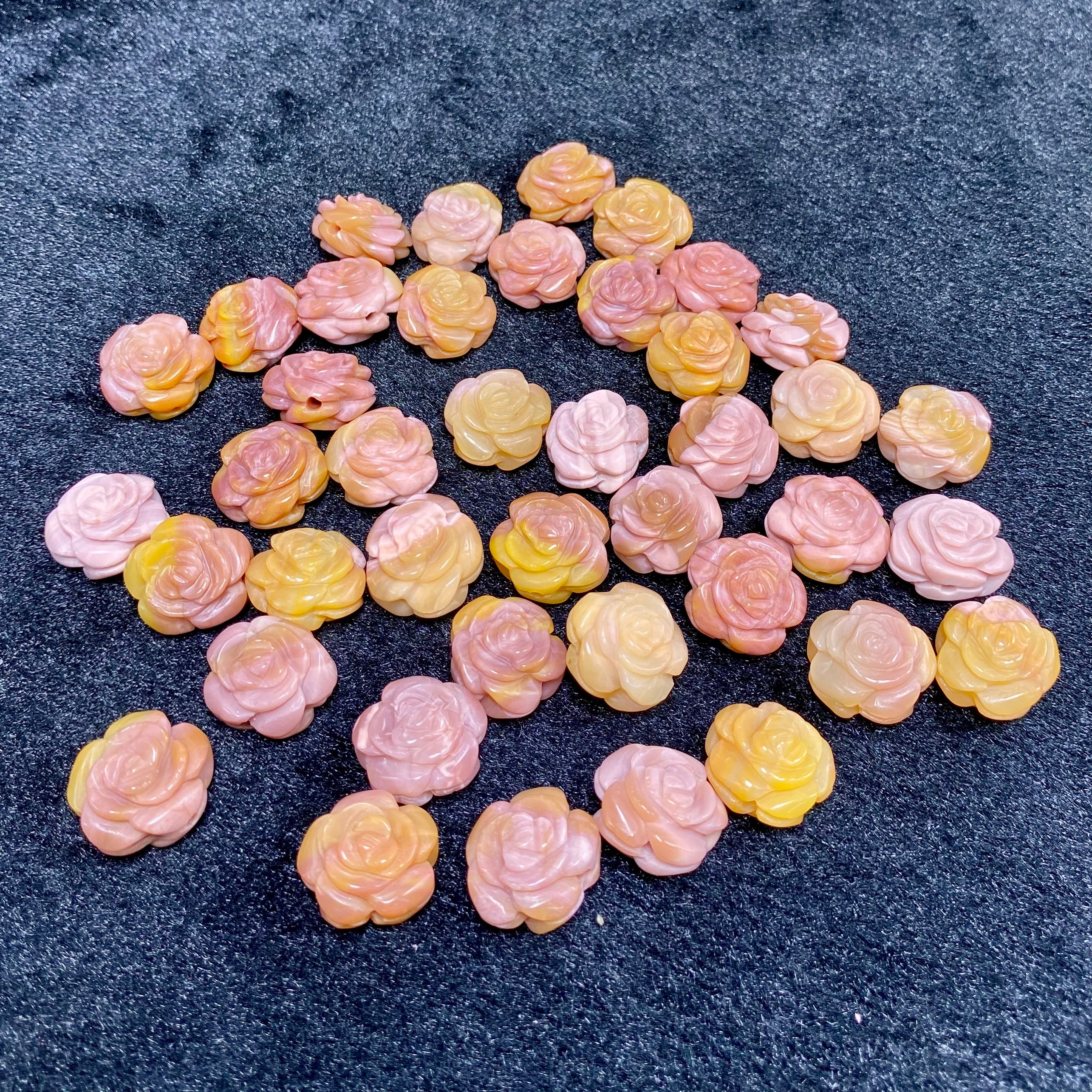 Natural Alashan agate  double-sided flower carved charms